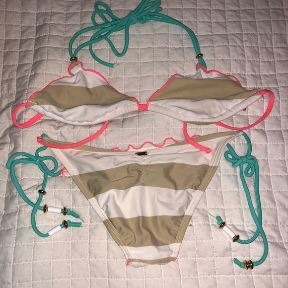 One Piece swimsuits - Picture 2 of 4